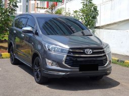 Toyota Kijang Innova Venturer 2.0 Bensin AT 2020 grey