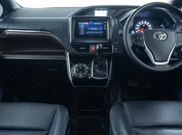 Jual Toyota Voxy 2.0 A/T 2019 Hitam 9