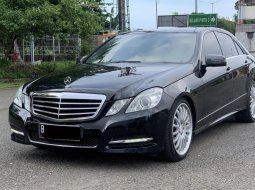 Mercedes-Benz E-Class E 300 2011