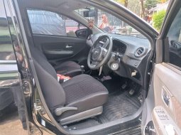  TDP (10JT) Daihatsu AYLA R 1.2 MT 2023 Hitam  6