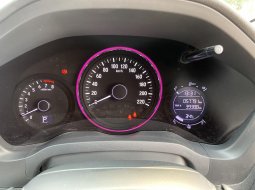 Honda HR-V 1.5L E CVT Special Edition 2021 Abu-abu 10