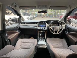 Toyota Kijang Innova G A/T Diesel 2022 Abu-abu 7