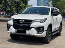 Toyota Fortuner VRZ TRD 2019 Putih 2