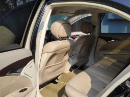 Mercedes-Benz E-Class E 200 K AMG Style Vr 19 + Elegance Km 66 rb Body Mulus Interior Rapi Terawat  7