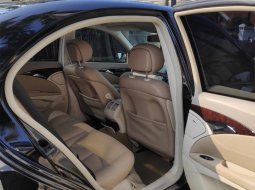 Mercedes-Benz E-Class E 200 K AMG Style Vr 19 + Elegance Km 66 rb Body Mulus Interior Rapi Terawat  8