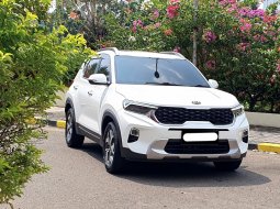 Kia Sonet Premiere 2021 putih sunroof km34rban cash kredit proses bisa dibantu audio bose