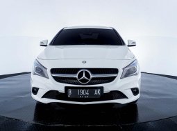 Mercedes Benz CLA 200 AMG Line AT 2015 Putih