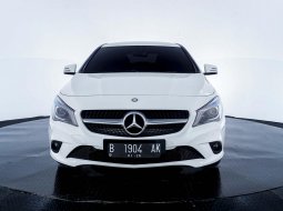 Mercedes Benz CLA 200 AMG Line AT 2015 Putih 1