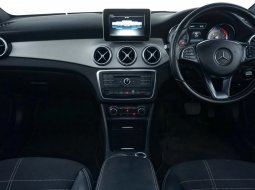 Mercedes Benz CLA 200 AMG Line AT 2015 Putih 9