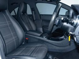 Mercedes-Benz CLA 200 AMG Line 2015 4