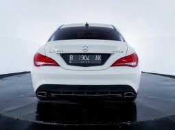 Mercedes-Benz CLA 200 AMG Line 2015 11