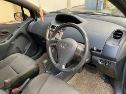 Toyota Yaris S Limited 2009 Hitam 8