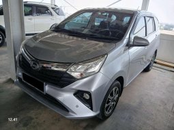  TDP (10JT) Daihatsu SIGRA R DELUXE 1.2 AT 2019 Silver  1