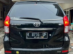 Toyota Avanza E 2012 3