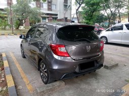  TDP (16JT) Honda BRIO RS 1.2 AT 2022 Abu-abu  3