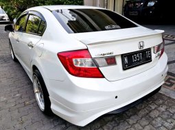 Honda Civic 1.8 i-Vtec 2013 Putih 6