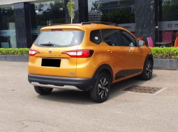 Renault Triber RXZ AT 2020 kuning dp 5 jt saja cash kredit proses bisa dibantu 4