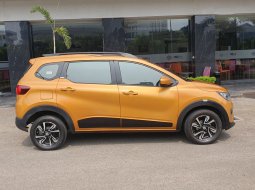 Renault Triber RXZ AT 2020 kuning dp 5 jt saja cash kredit proses bisa dibantu 19