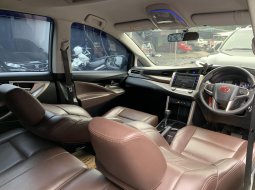 Toyota Kijang Innova V Bensin 2016 9