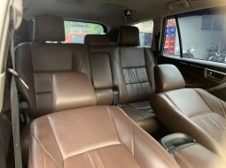 Toyota Kijang Innova V Bensin 2016 11