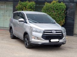 Toyota Venturer 2.0 A/T BSN 2018 silver matic km 80rban cash kredit proses bisa dibantu