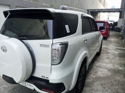 Daihatsu Terios R A/T 2016 6