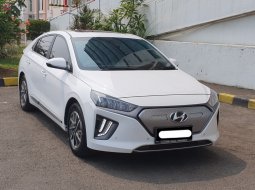 Hyundai Ioniq Electric 2022 putih km20rban pajak panjang tangan pertama dari baru