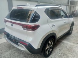 Kia Sonet Premiere 1.5 AT 2021 5