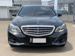 Mercedes-Benz E-Class E 200 2016 Hitam