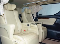 Toyota Alphard 2.5 G A/T 2020 4
