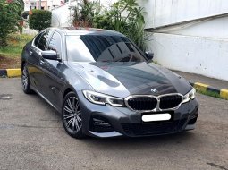 BMW 3 Series 330i M Sport 2020 abu km 35rban pajak panjang tangan pertama dari baru cash kredit bisa