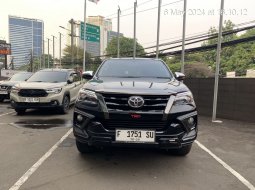 Jual Toyota Fortuner 2.4 VRZ TRD AT 2020 Hitam