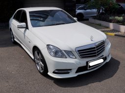 Mercedes-Benz E-Class 250 2012 avantgarde putih dp 20 jt km43rban cash kredit proses bisa dibantu