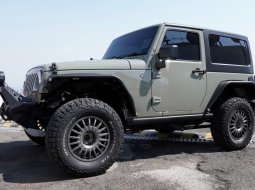 Jeep Wrangler Rubicon 2-Door 2013 putih stiker army km39rban cash kredit proses bisa dibantu 3