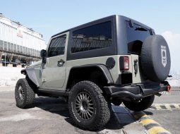 Jeep Wrangler Rubicon 2-Door 2013 putih stiker army km39rban cash kredit proses bisa dibantu 6