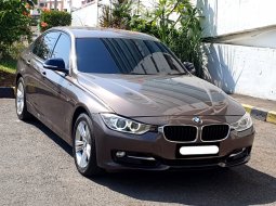 BMW 3 Series 320i M Sport 2015 coklat dp 20 jt cash kredit proses bisa dibantu