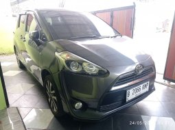 Jual Toyota Sienta V CVT 2017 Abu-abu 3