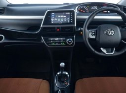 Jual Toyota Sienta V CVT 2017 Abu-abu 9