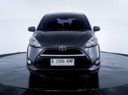 Toyota Sienta V CVT 2017