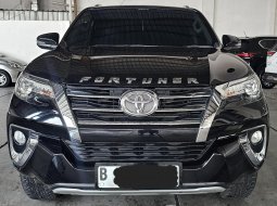 Toyota Fortuner 2.4 G M/T ( Manual Diesel ) 2017 Hitam Km 74rban Mulus Siap Pakai