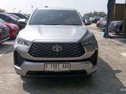 Jual Toyota Innova Zenix 2.0 V AT 2022 Silver