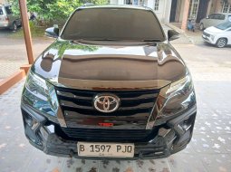 Jual Toyota Fortuner 2.4 VRZ TRD AT 2020 Hitam