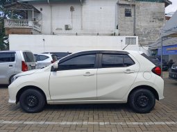 Daihatsu Ayla 1.0 M Bensin-MT 2023 12