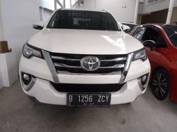 Toyota Fortuner 2.4 VRZ AT 2016 1