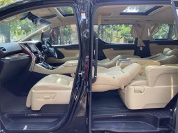 Toyota Alphard 2.5 G A/T 2018 Hitam 8