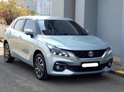 Suzuki Baleno Hatchback A/T 2023 silver km 2 ribuan tangan pertama dari baru cash kredit bisa dbantu