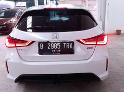 Honda City Hatchback CVT with  Sensing™ 1.5 AT 2021 4