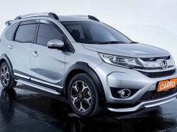 JUAL Honda BR-V E Prestige AT 2017 Silver