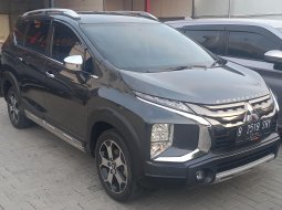 JUAL Mitsubishi Xpander Cross Premium AT 2021 Abu-abu