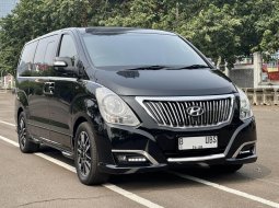 Hyundai H-1 Royale 2018 Diesel AT Hitam 2